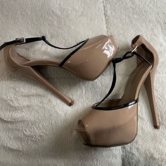 Women’s High Heels - Picture 2 of 9